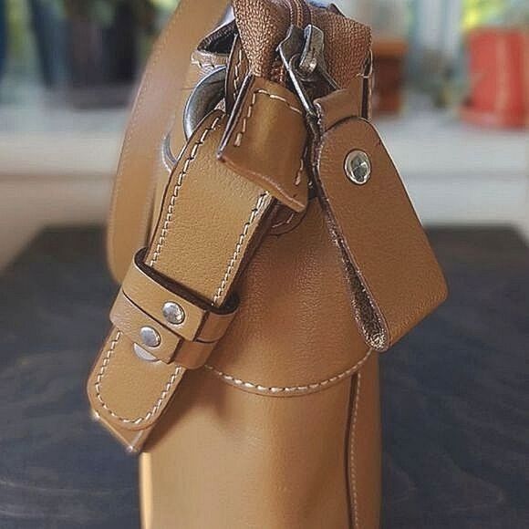 La Marthe Paris 2006 camel brown leather medium crossbody bag - Picture 8 of 16